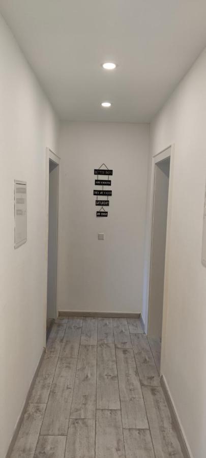 Schoene Und Optimal Gelegene Wohnung Weisskirchen Экстерьер фото